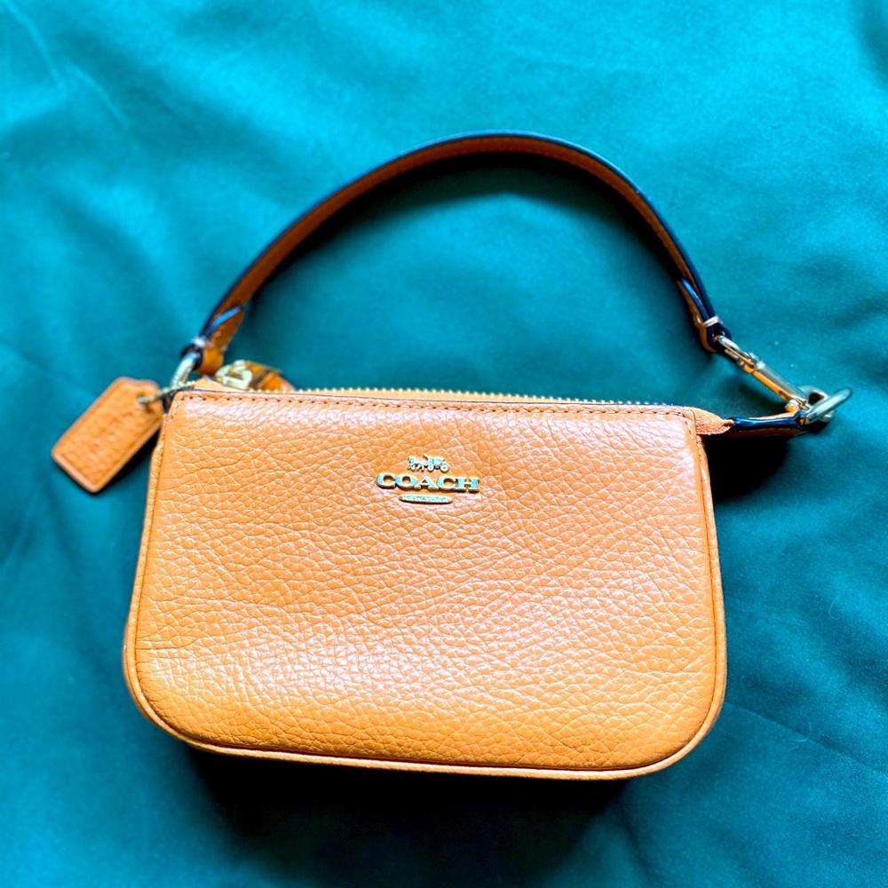Coach Nolita 15